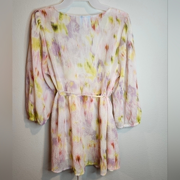 Future Collective Floral 3/4 Sleeve V-Neck Wrap Top Size Medium - Picture 8 of 8